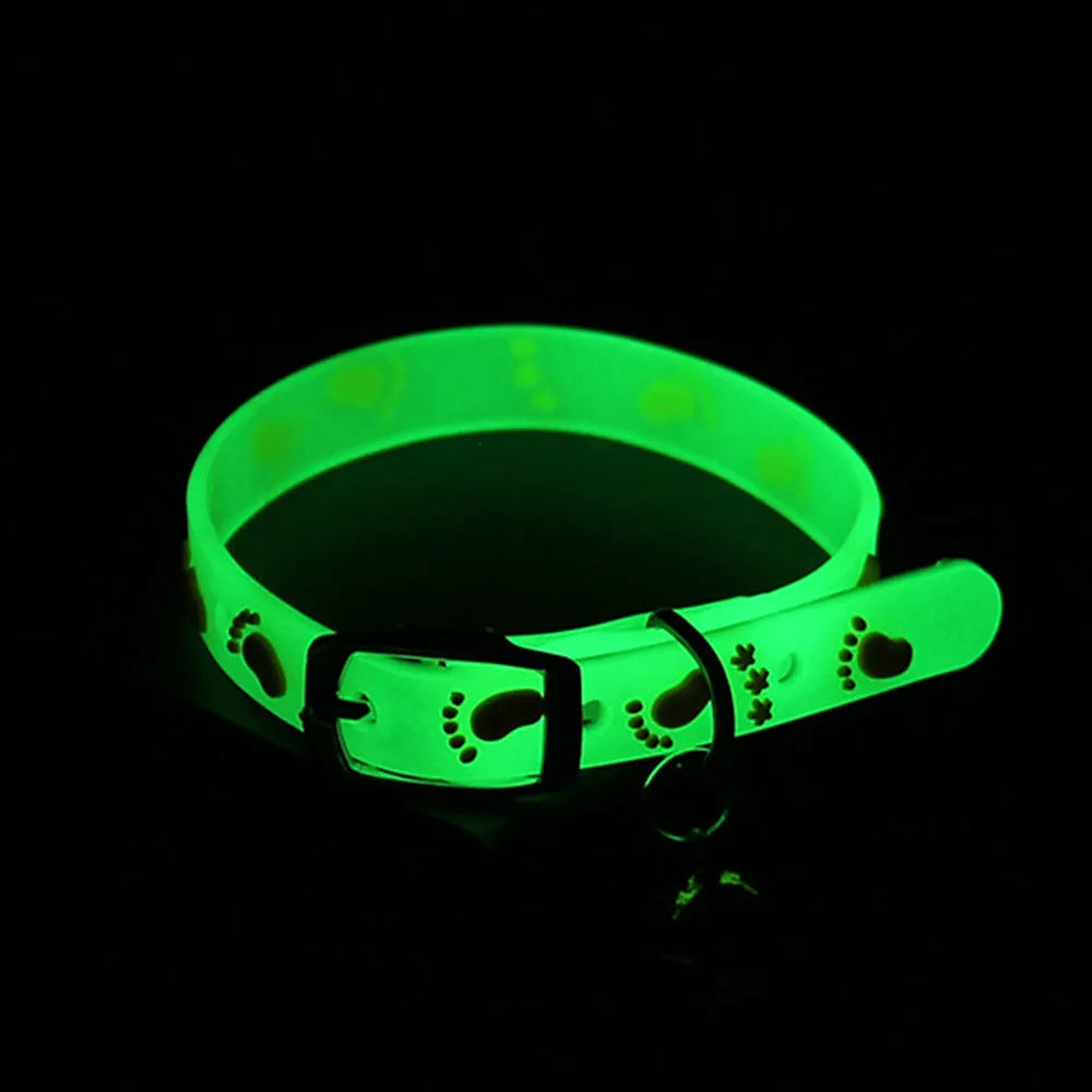Luminous Silicone Cat Collar with Bell – Anti-Loss & Glow-in-the-Dark